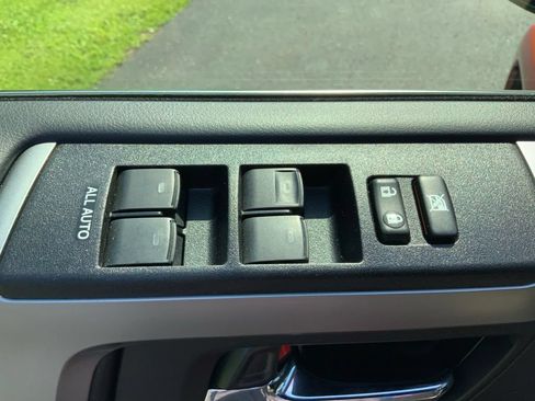 Used 2024 Toyota 4Runner Limited AWD/4WD image 17