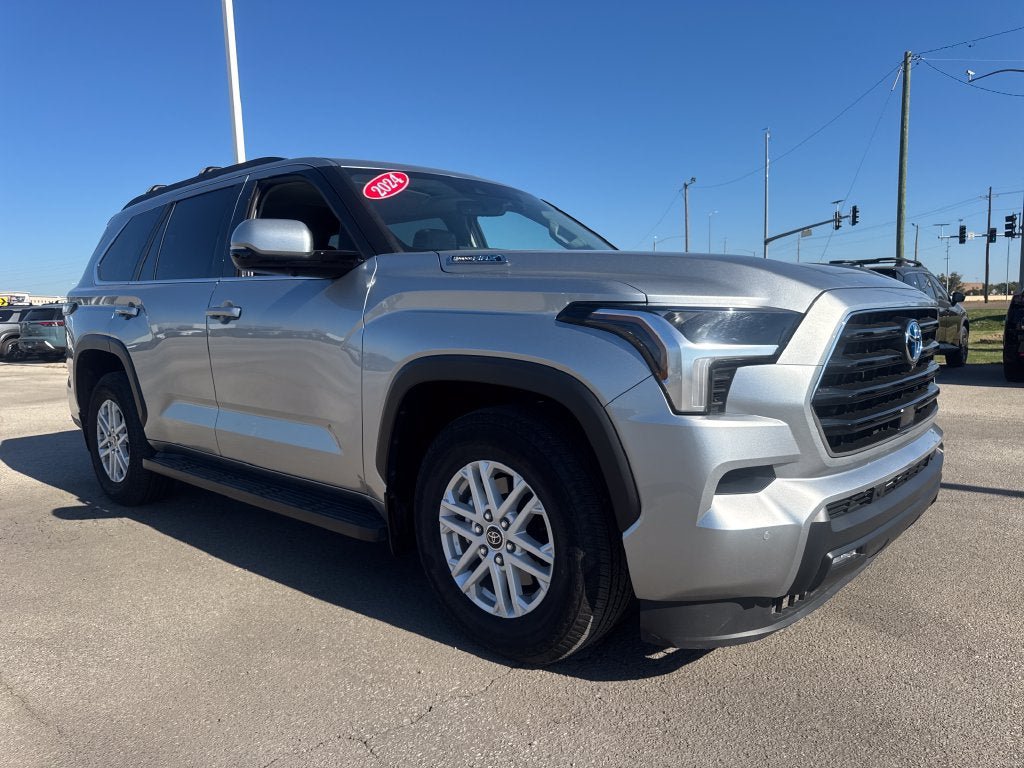 Used 2024 Toyota Sequoia SR5 w/ SR5 Premium Package AWD/4WD image 9