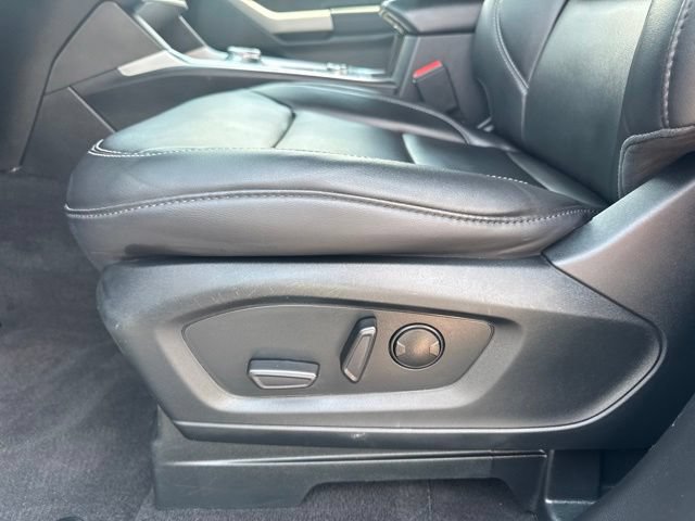 Used 2024 Ford Explorer XLT w/ Equipment Group 202A AWD/4WD image 19