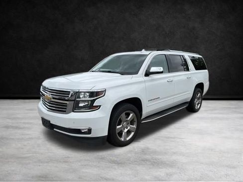 Used 2018 Chevrolet Suburban Premier AWD/4WD image 8