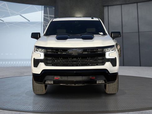 Used 2025 Chevrolet Silverado 1500 LT Trail Boss w/ LPO, Dark Essentials Package AWD/4WD image 9