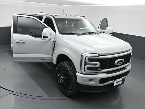 Used 2025 Ford F350 Platinum w/ FX4 Off-Road Package image 50
