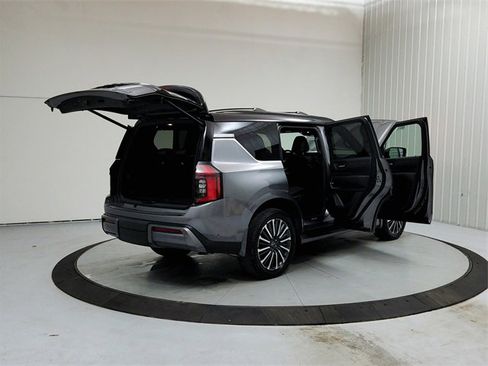 Used 2025 Nissan Armada Platinum Reserve image 15
