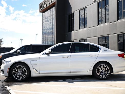 Used 2019 BMW 530e xDrive w/ Convenience Package AWD/4WD image 10