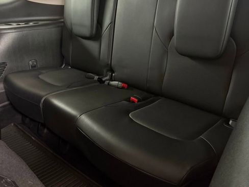 Used 2022 Nissan Armada SL w/ Captain's Chairs Package RWD image 16