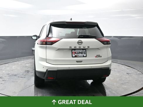 Used 2024 Nissan Rogue S AWD/4WD image 14