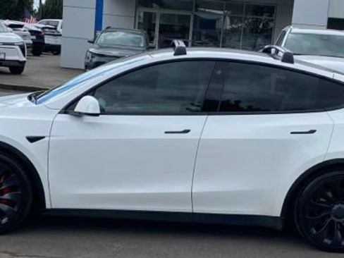 Used 2022 Tesla Model Y Performance AWD/4WD image 5