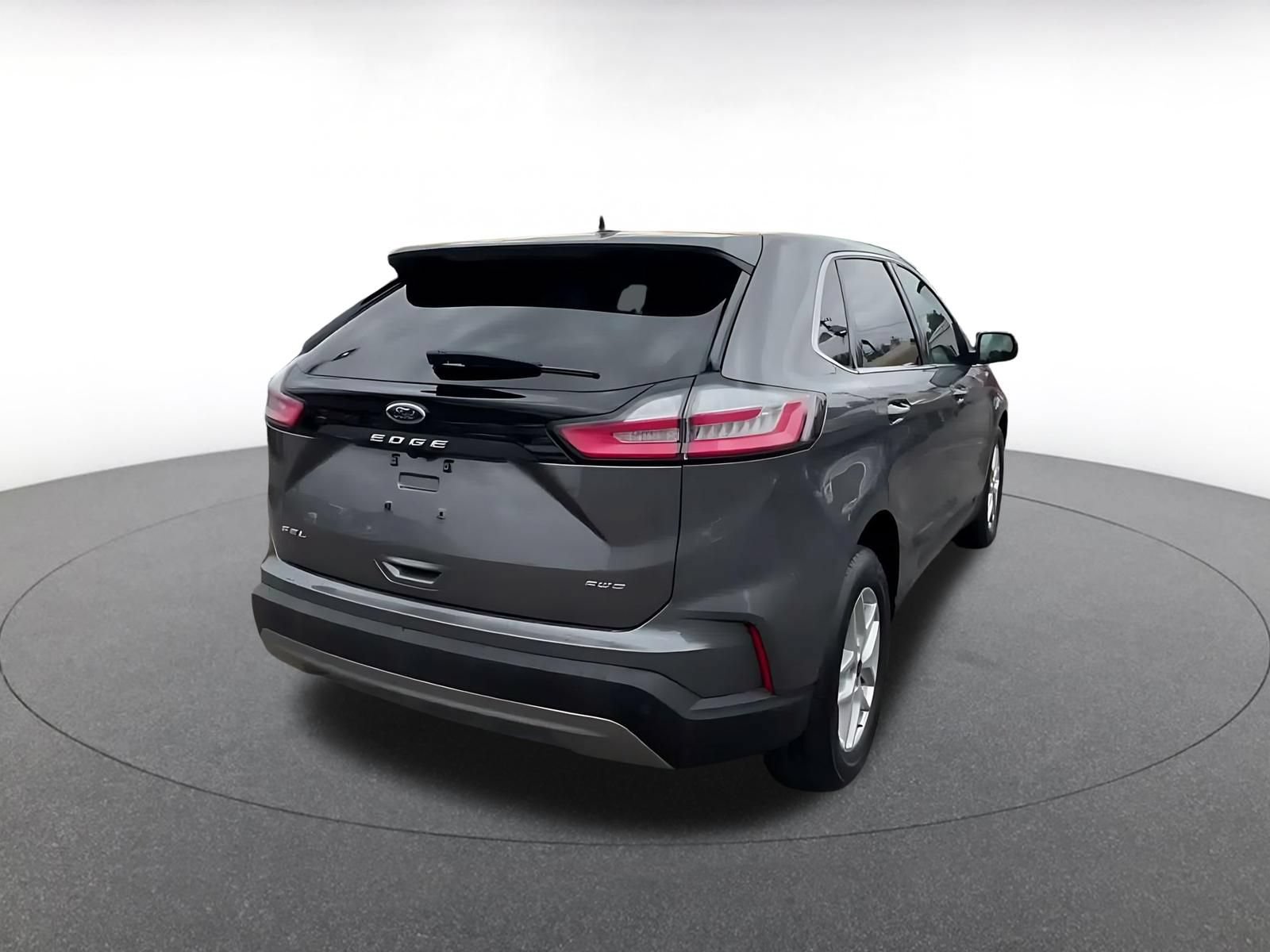 Used 2024 Ford Edge SEL AWD/4WD image 14
