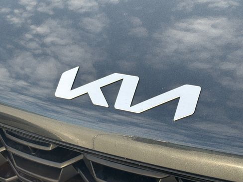 Certified 2024 Kia Sorento LX FWD image 9