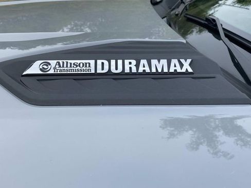 Used 2025 Chevrolet Silverado 2500 ZR2 w/ Technology Package image 13