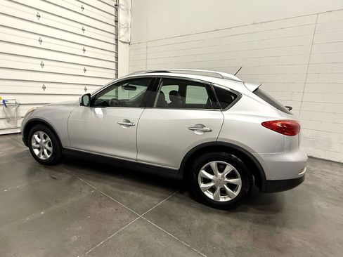 Used 2010 INFINITI EX35 Journey image 4