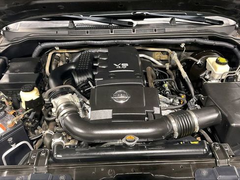 Used 2017 Nissan Frontier SV image 12