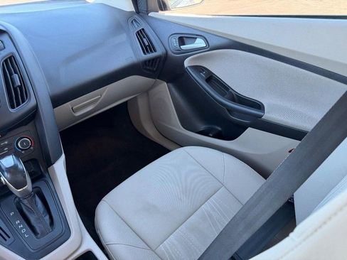 Used 2015 Ford Focus SE image 17