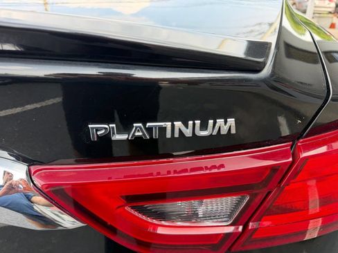 Used 2016 Nissan Maxima Platinum w/ Interior Lighting Package FWD image 8