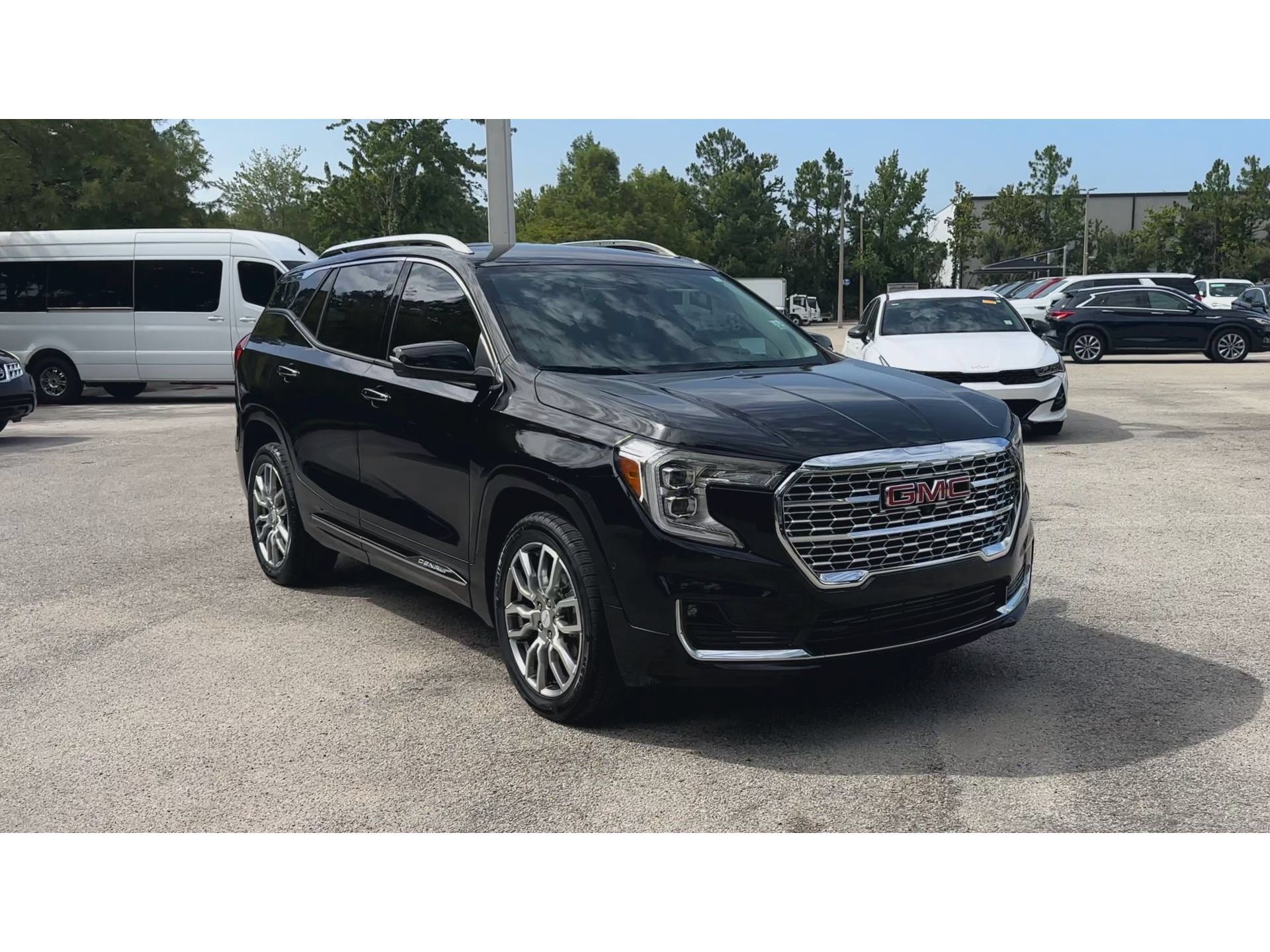 Certified 2024 GMC Terrain Denali w/ Denali Premium Package AWD/4WD image 2