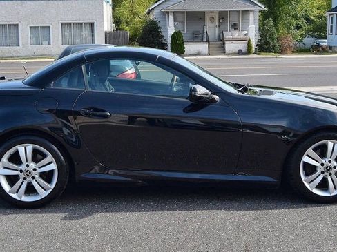 Used 2011 Mercedes-Benz SLK 300 image 9