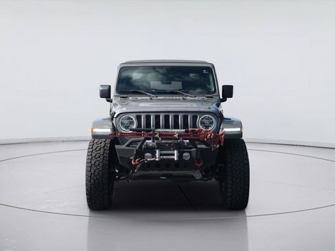 Used 2020 Jeep Gladiator Overland AWD/4WD image 3