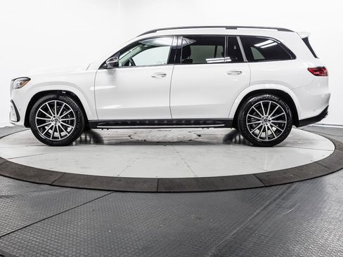 Used 2024 Mercedes-Benz GLS 450 4MATIC w/ AMG Line Exterior image 4