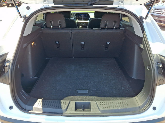Used 2024 Chevrolet Trax LS FWD image 21