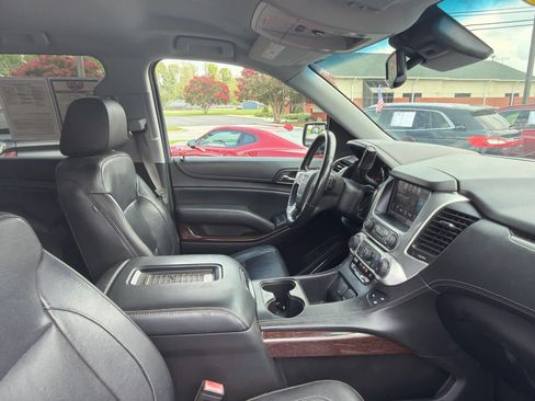 Used 2017 GMC Yukon SLT AWD/4WD image 9