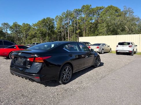 Used 2024 Nissan Altima 2.0 SR FWD image 5
