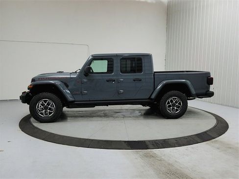New 2026 Jeep Gladiator Rubicon w/ Steel Bumper Group image 4