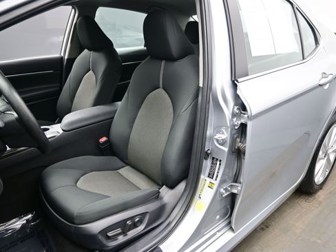 Used 2024 Toyota Camry LE FWD image 12