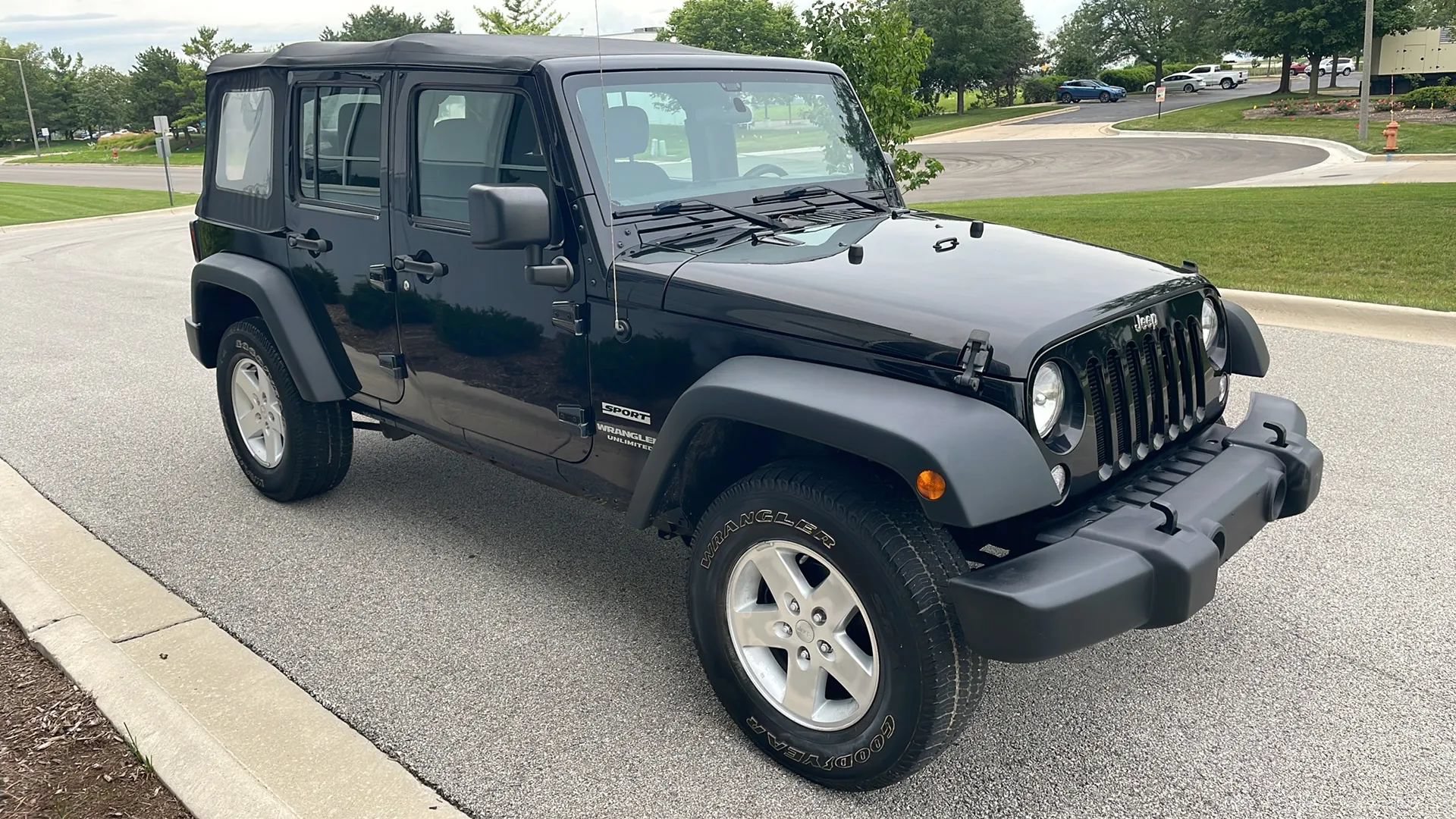 Used 2017 Jeep Wrangler Unlimited Sport AWD/4WD image 6