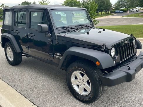 Used 2017 Jeep Wrangler Unlimited Sport AWD/4WD image 6