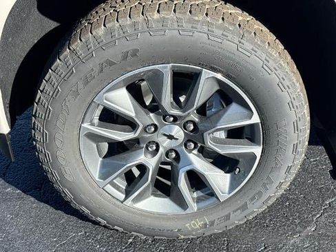 Used 2026 Chevrolet Silverado 1500 RST w/ Convenience Package II AWD/4WD image 33