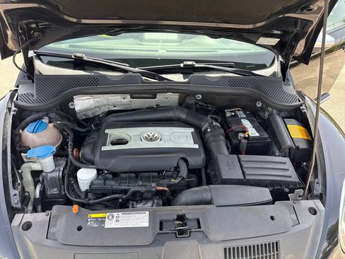 Used 2013 Volkswagen Beetle Turbo FWD image 26