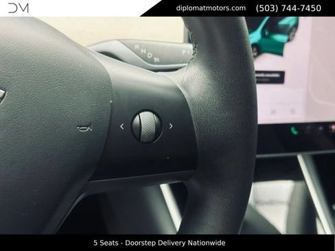 Used 2021 Tesla Model Y Long Range AWD/4WD image 31