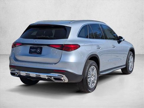 Used 2026 Mercedes-Benz GLC 300 image 2