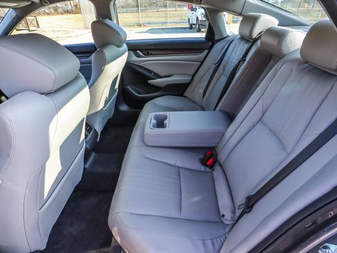 Used 2018 Honda Accord Touring image 39