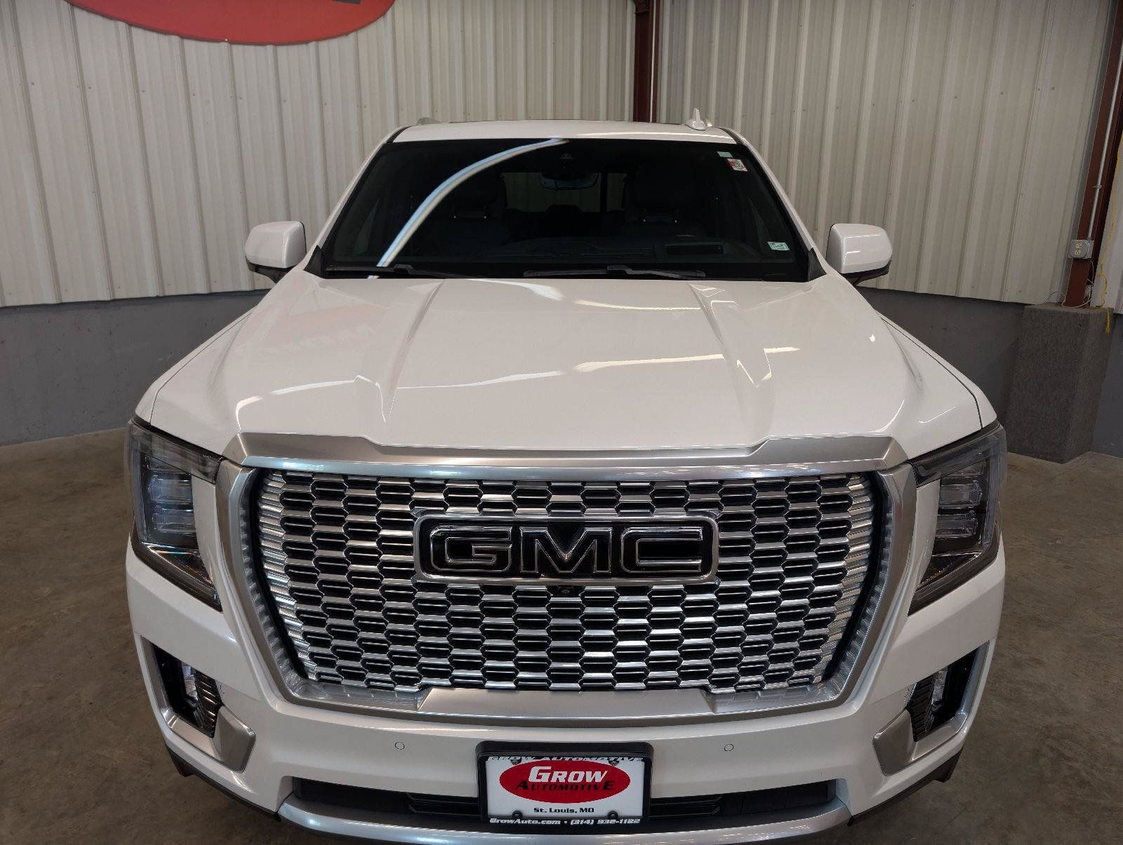Used 2023 GMC Yukon Denali w/ Advanced Technology Package AWD/4WD image 9
