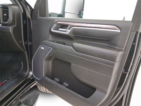 Used 2024 Chevrolet Silverado 2500 LTZ w/ LTZ Premium Package image 15