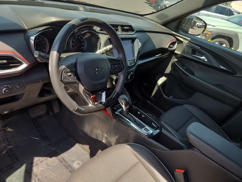 Used 2022 Chevrolet TrailBlazer RS w/ Technology Package FWD image 15