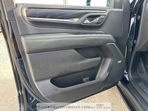 Used 2021 GMC Yukon XL Denali w/ Denali Premium Package image 9