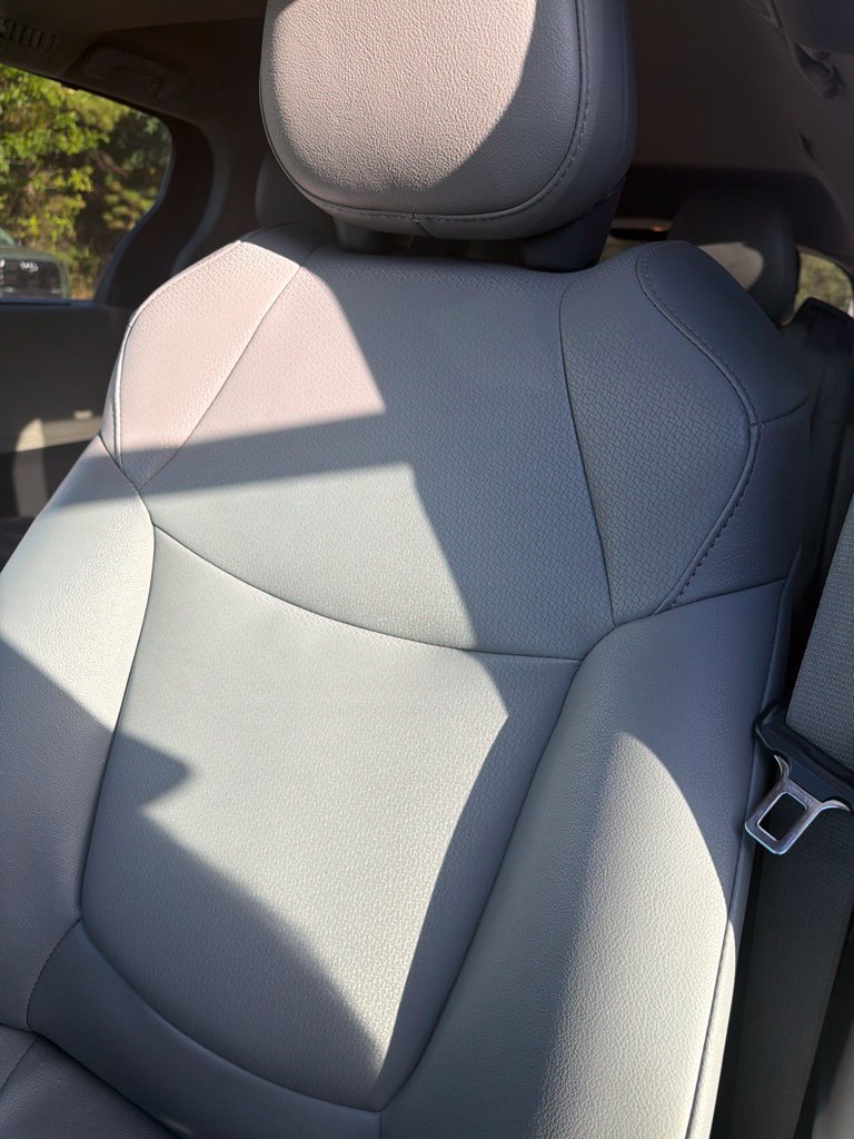 Used 2023 Toyota Sienna XLE w/ XLE Plus Package FWD image 5