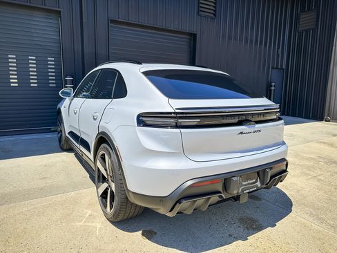 New 2026 Porsche Macan GTS Electric AWD/4WD image 7