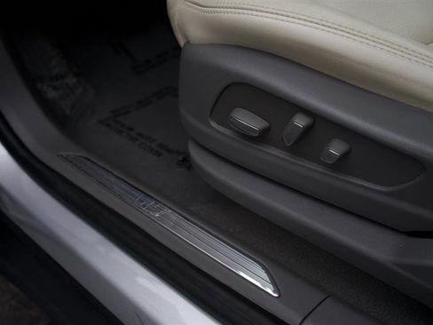 Used 2018 Cadillac XT5 Luxury w/ Driver Awareness Package image 24