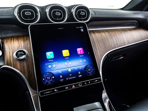 Certified 2025 Mercedes-Benz GLC 300 image 21