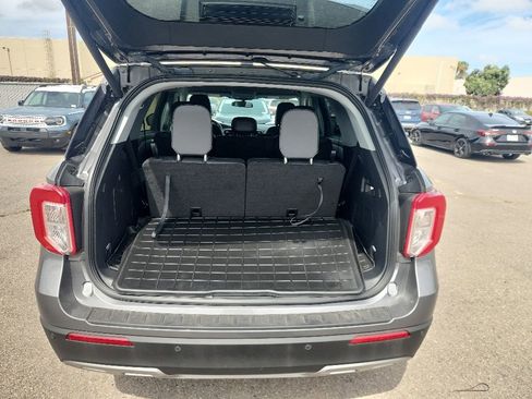 Used 2023 Ford Explorer XLT w/ Equipment Group 202A RWD image 18