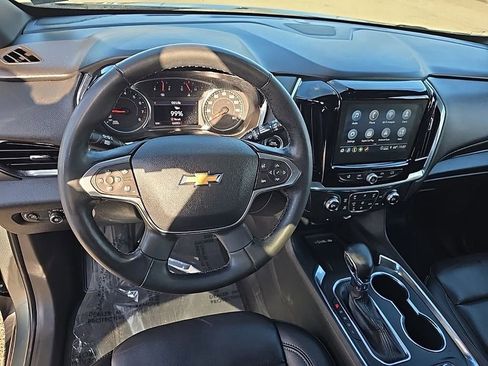 Used 2023 Chevrolet Traverse LT image 11