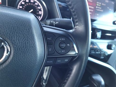 Used 2023 Toyota Camry SE image 18