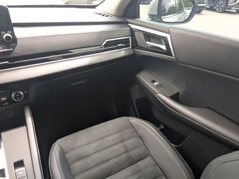 Used 2024 Mitsubishi Outlander SE image 17