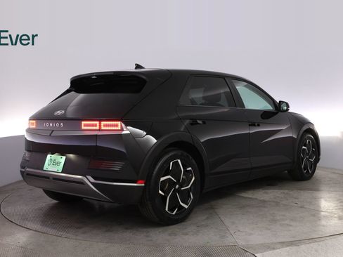 Used 2024 Hyundai Ioniq 5 SEL RWD image 3