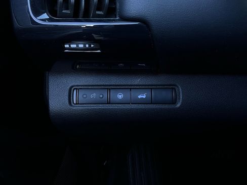 Used 2025 Nissan Pathfinder SV image 23