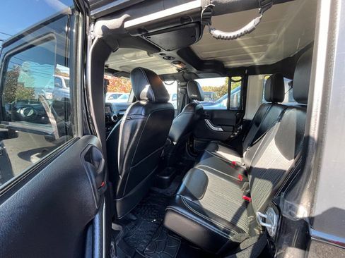 Used 2015 Jeep Wrangler Unlimited Sport image 9