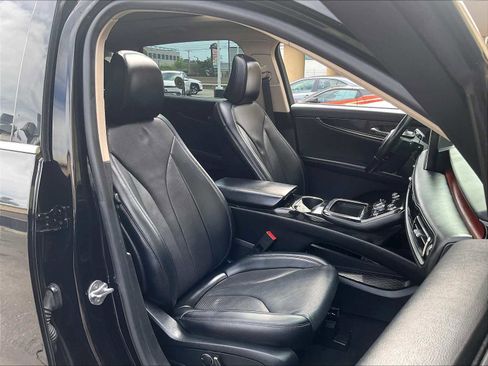 Used 2022 Lincoln Nautilus Reserve image 11